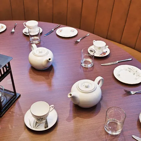 Radisson Blu Hotel, Centre 4*