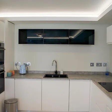 Bright 1 Bedroom Centre With Historic Twist Edimburgo