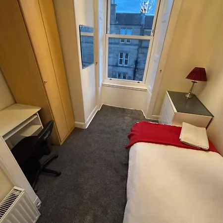 3 Bedrooms For Upto 5 Apartment *