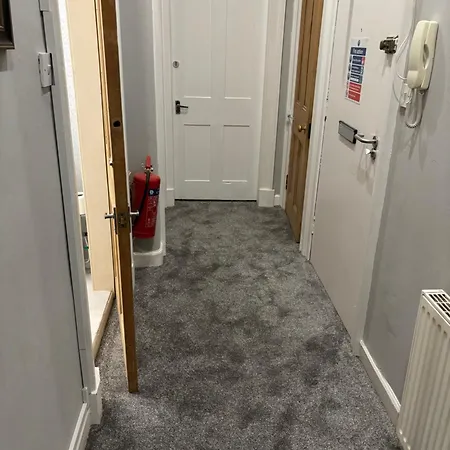3 Bedrooms For Upto 5