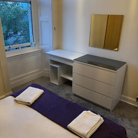 3 Bedrooms For Upto 5 *