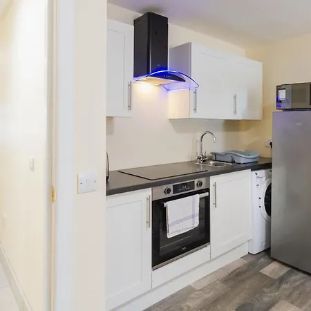 Brilliantly Located 2bd Flat Heart Of Edinburgh! *
