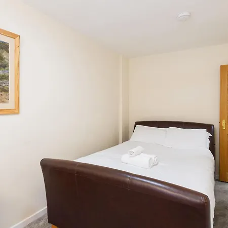Brilliantly Located 2bd Flat Heart Of Edinburgh!