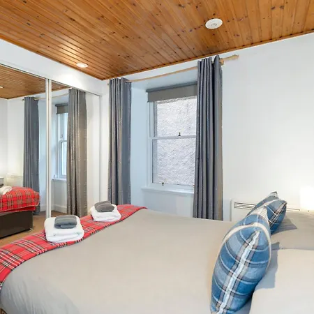 In Excellent Centre Location Apartment