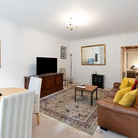 Apartment In Excellent Centre Location