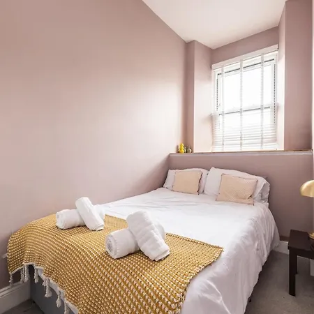 Modern Main Door Flat Center Apartment