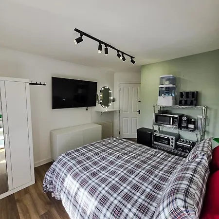 Guest house Double With Shared Bathroom Near The Shore And Tram *