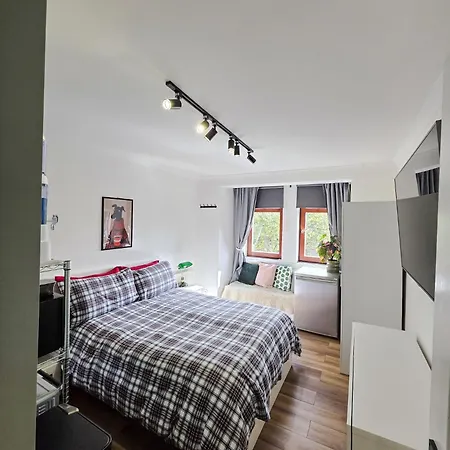 Double With Shared Bathroom Near The Shore And Tram