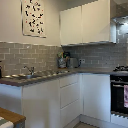Characterful 1br, Private Deck, Leith & Walk To Centre Apartment Edinburgh