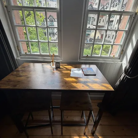 Apartment Dean Village, *