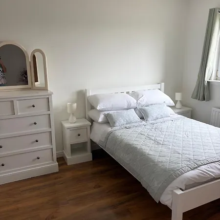 Beautiful House With Secure Pet Friendly Garden South Apartamento *