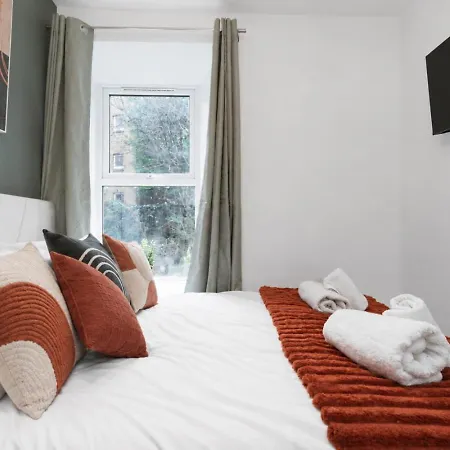 Newly Refurbished | | 3 Guests Apartment