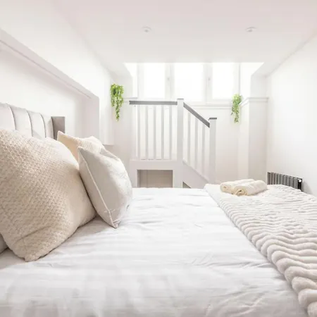 Homestay Modern House With Convenient Location Close To Center Edinburgh