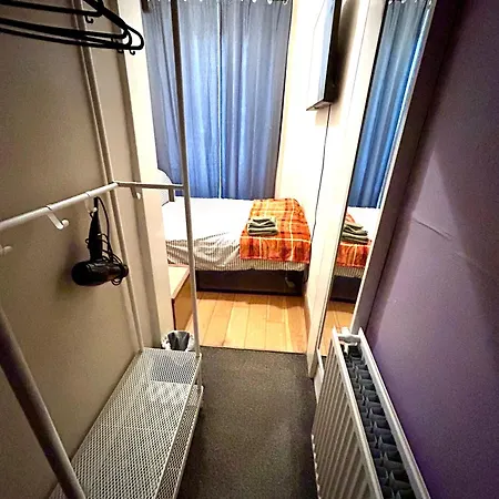 The Rose And Ivy Townhouse Homestay *