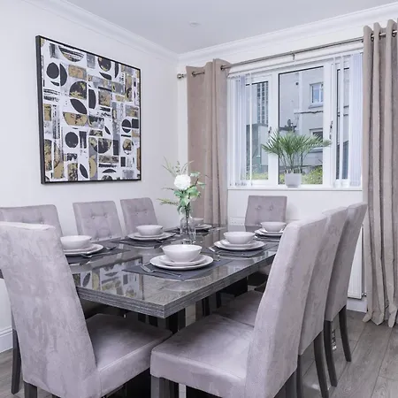 Ross Gardens 2 Bedroom House - *