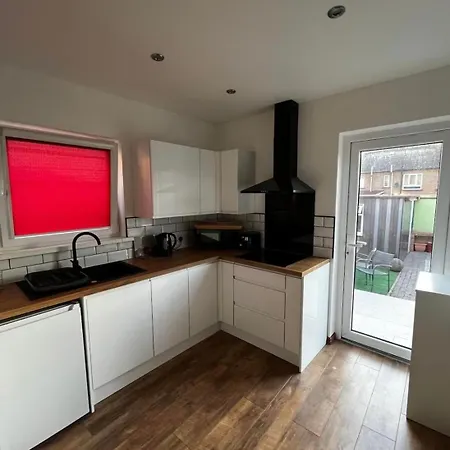 Adorable One Bedroom With Parking Guest house Edinburgh