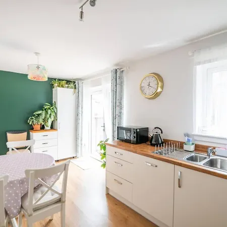 Modern House, Office, Garden Terrace & Parking Casa vacanze Edimburgo