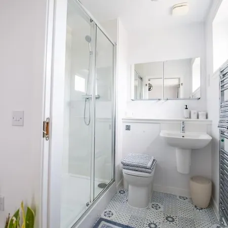 Modern House, Office, Garden Terrace & Parking