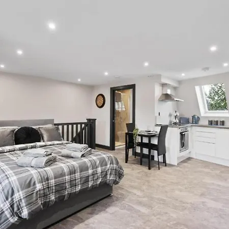 Free Parking - Sleeps 4 - 1 Bedroom - Great Area * Edinburgh