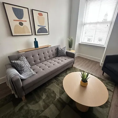 Cozy 1bdr Floor In Leith *