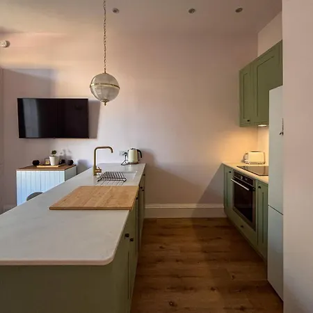 Leith 2br Stylish Scandi Hideaway, Mins To Tram, Close To Shore And High St Appartement *