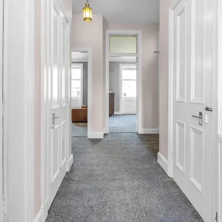 Apartamento 3 Bedroom Flat In