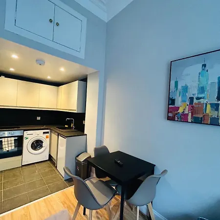 Leith Near Centre - Tram Spot Nearby * Edinburgh