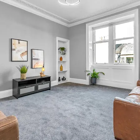 3 Bedroom Flat In Apartamento Edimburgo