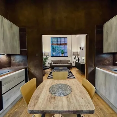 The Auld Loft Stylish Free Parking Apartment Edinburgh
