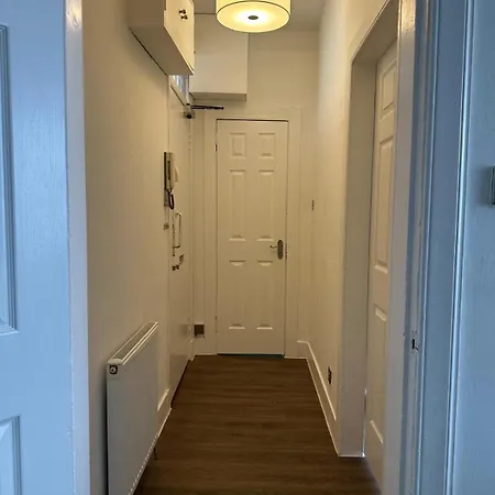 Apartamento Cozy 1bdr Floor In Leith Edimburgo
