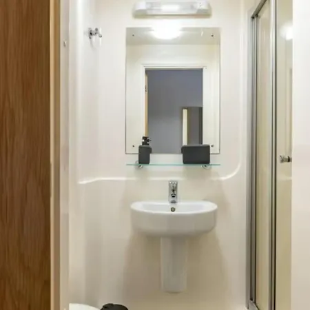 Student Only Single Ensuite Room With Shared Kitchen At Beaverbank Place Edinburgh