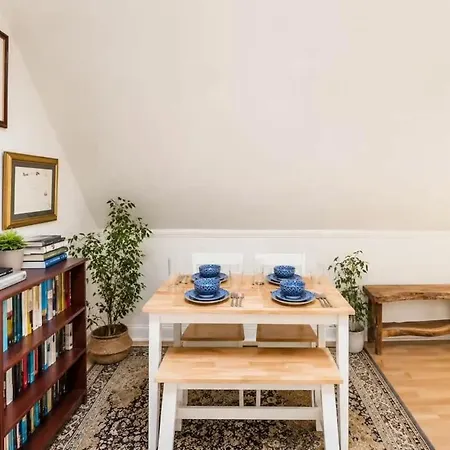 Old Town 1br Flat With Castle Views *