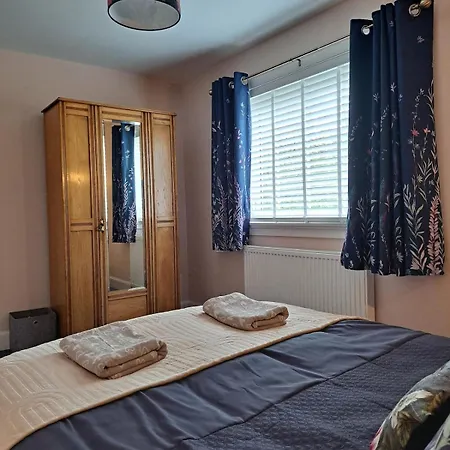 Apartment 2 Bed With Free Private Parking