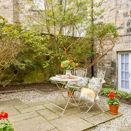 Guestready - Beautiful New Town With Patio Edinburgh