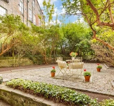 Appartement Guestready - Beautiful New Town With Patio *