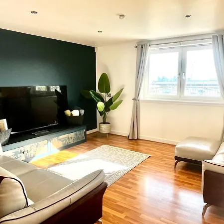 Lena's Place - Stunning Luxury Harbour Views - 4 Guests, 2 Bed, 2 Bath *