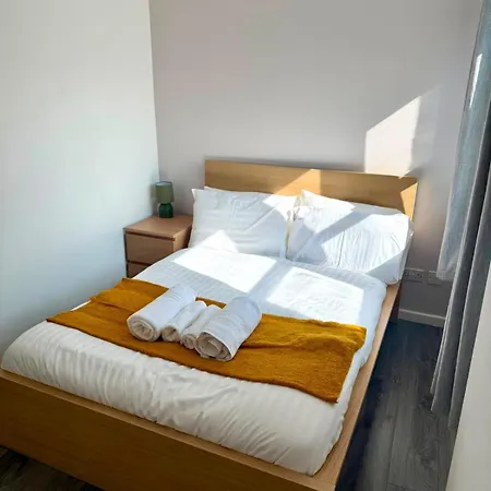 Apartment Royal Mile Holyrood 2 Bed 2 Bath Edinburgh