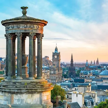 Royal Mile Holyrood 2 Bed 2 Bath *