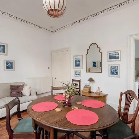 Apartment Beautiful Beachside 2-bed