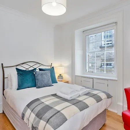 Apartment Prime Royal Mile - Cityscape Views - 2-bed *