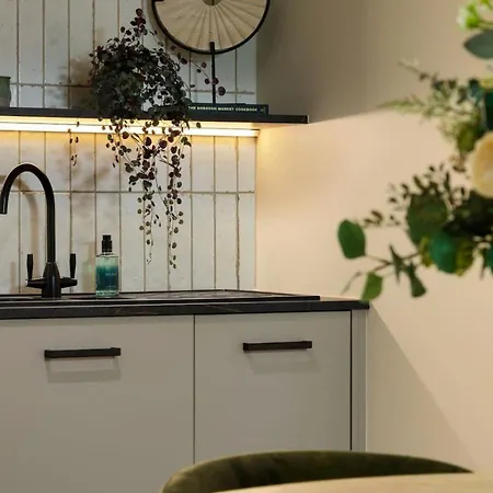 Luxury 2-bed - *