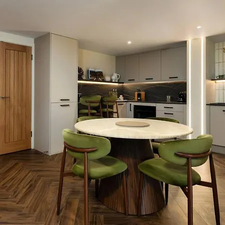 Luxury 2-bed -