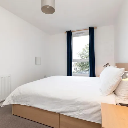 Modern 3-bedroom With Balcony And Lift