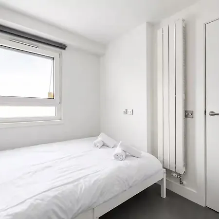 Spacious 2-bed Apartment, Arthur's Seat Views & Convenient Transport Links