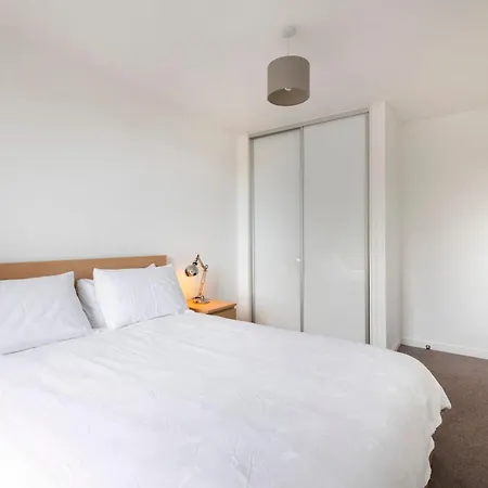 Apartamento Modern 3-bedroom With Balcony And Lift *