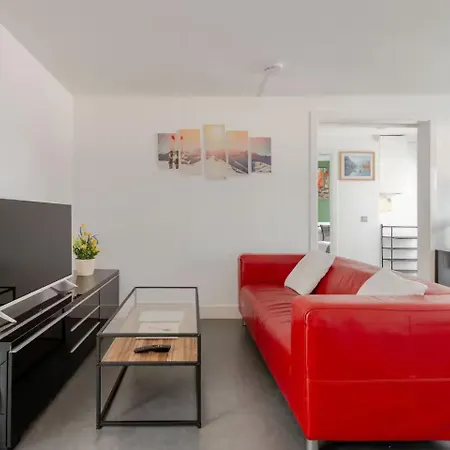 Apartment Spacious 2-bed Apartment, Arthur's Seat Views & Convenient Transport Links Edinburgh