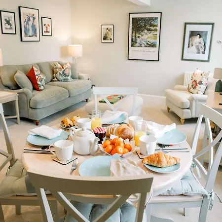 Elegant And Airy 1 Bed In Location