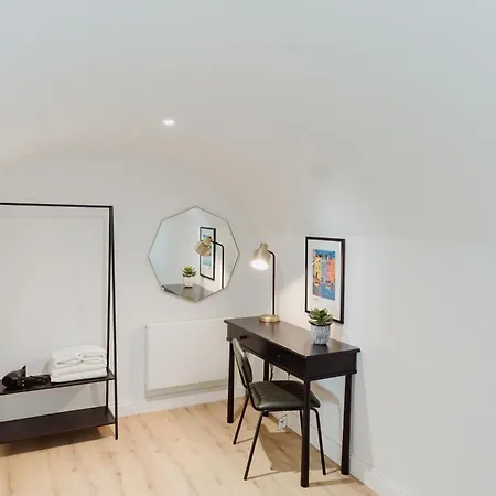 Joivy Vaults & * Edinburgh