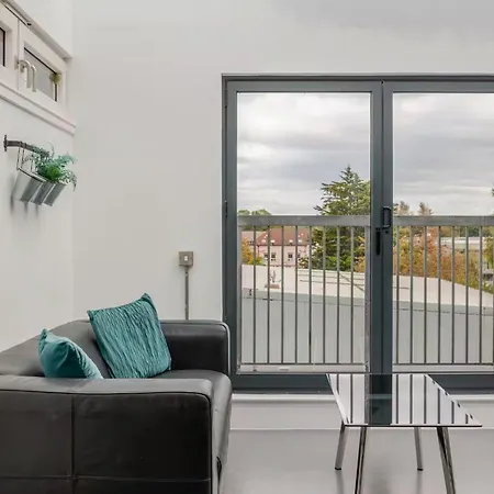Apartment Spacious 2-bed Apartment, Arthur's Seat Views & Convenient Transport Links Edinburgh