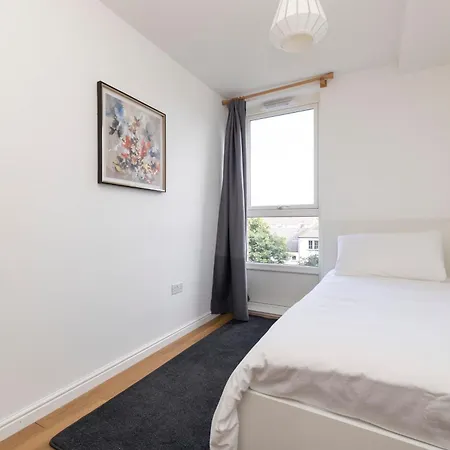 Apartamento Modern 3-bedroom With Balcony And Lift Edimburgo
